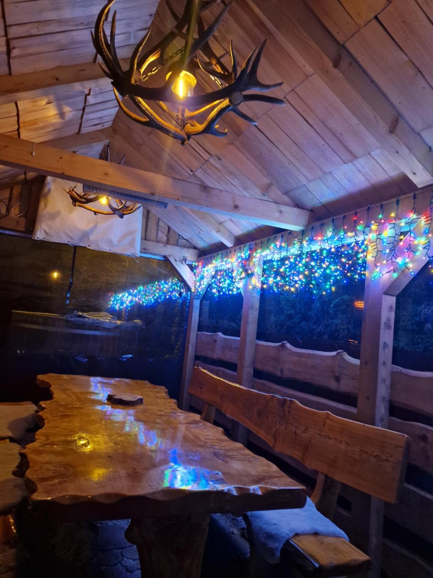 Vodenica Vrelo Chalets Vrelo Koreničko 部屋 写真