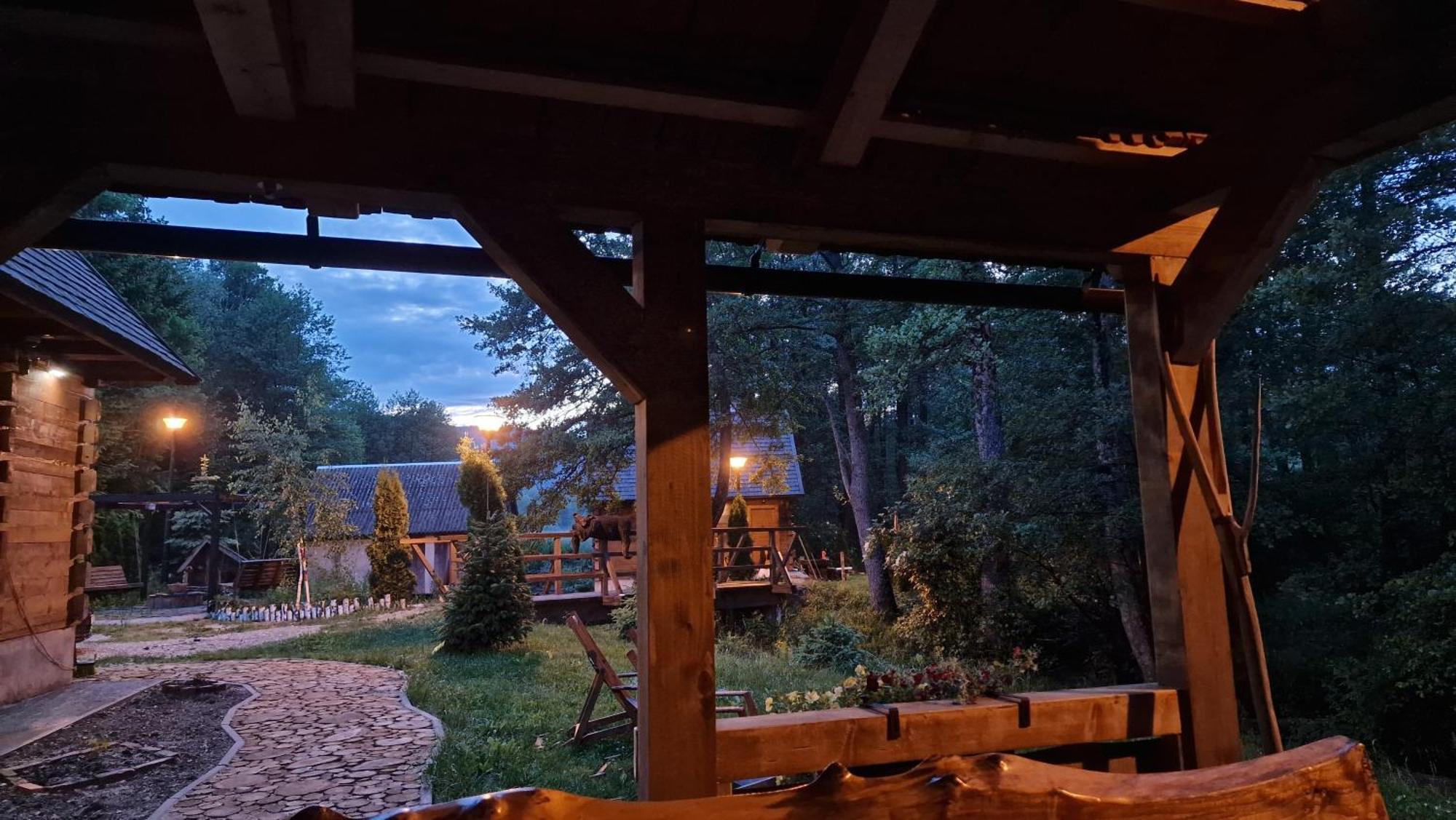Vodenica Vrelo Chalets Vrelo Koreničko 部屋 写真