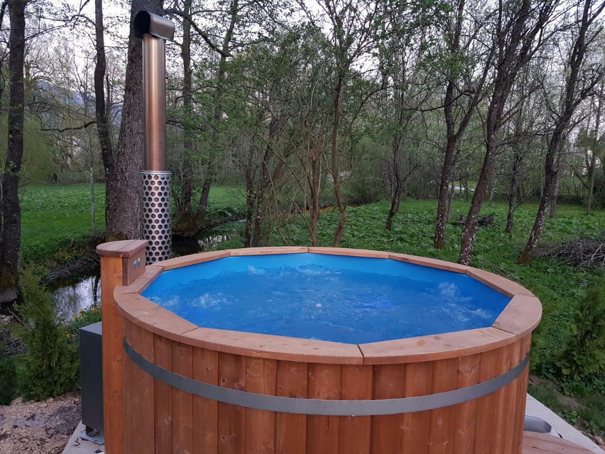 Vodenica Vrelo Chalets Vrelo Koreničko エクステリア 写真